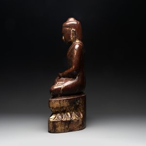 A Burmese lacquered and gilt wooden Buddha, 17/18th C. — 照片 3