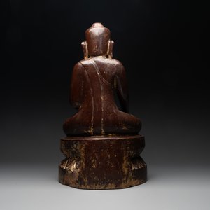A Burmese lacquered and gilt wooden Buddha, 17/18th C. — 照片 4