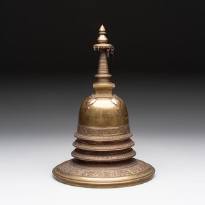A Burmese reliquary bronze stupa, 19th C. — foto 1