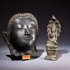 A Cambodian bronze Buddha and a Thai Buddha head, 19th C. — photo 1