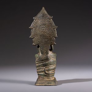 A Cambodian bronze Buddha and a Thai Buddha head, 19th C. — photo 10