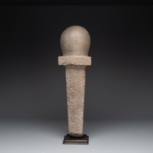 A Cambodian gray sandstone linga, pre-Angkor, 7/8th C. — photo 4