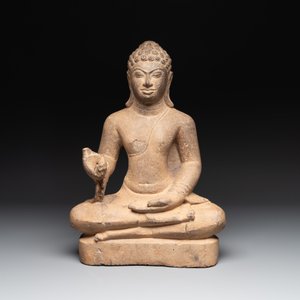 A Cambodian sandstone Buddha, pre-Angkor, 7/8th C. — photo 2