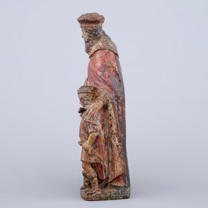 A carved and painted wood group of "Saint-Nicholas and the children", 17/18th C. — 照片 3