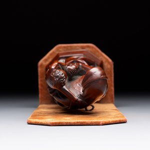 A carved boxwood sculpture of Madonna and Child, France or Italy, 19th C. — 照片 8