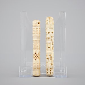 A carved Chinese ivory group of 3 Immortals, a fisherman and two needle cases, with an Indian carved ivory goddess, 19th C. — photo 8