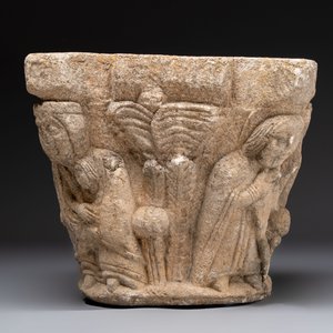 A carved figurative sandstone capital, France or Spain, probably 14th C. — photo 3