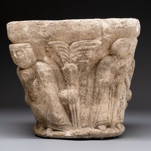 A carved figurative sandstone capital, France or Spain, probably 14th C. — photo 5