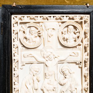 A carved ivory 'crucifixion' triptych, prob. Dieppe, France, 19th C. — photo 4