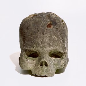 A carved limestone model of a skull or Memento Mori, 16th C. — photo 2