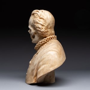 A carved marble 'Vanitas' or 'Memento Mori' bust, Italy, 18/19th C. — foto 3