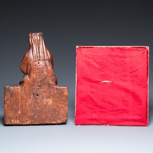 A carved oak figure of a seated Mary and a panel with Saint John and Mary, Flanders and/or Northern France, 15/16th C. — 照片 3