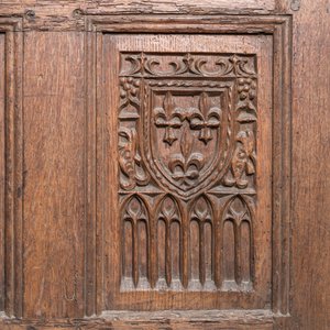 A carved oak front panel of a coffer with the arms of France and the Dauphin, France, 2nd half 15th C. — photo 5