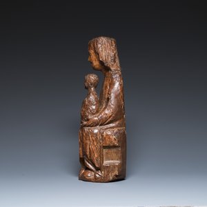 A carved oak 'Sedes Sapientia' or Madonna with child, France, 13/14th C. — foto 5