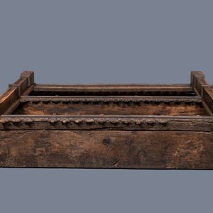 A carved oak shelf with pinnacles and stylised flowers and carved panels, 15th C. and later — photo 7