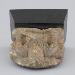 A carved stone figure of Ganesha, possibly Khmer, 12th C. — foto 7