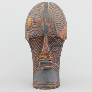 A carved wood African Songye mask, early to mid 20th C. — photo 1