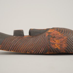 A carved wood African Songye mask, early to mid 20th C. — photo 3