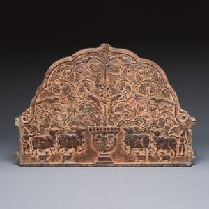 A carved wooden panel, possibly from a circumcision chair, 18/19th C. (lau) — foto 1