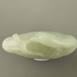 A celadon jade carving of a duck, 19/20th C. — photo 7