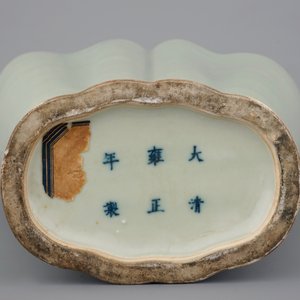 Een celadon vaas naar archaïsch voorbeeld, gemerkt Yongzheng, 19e eeuw — foto 6