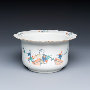 A Chantilly soft-paste porcelain Kakiemon-style 'Squirrel and Grapevine' wine cooler — photo 1