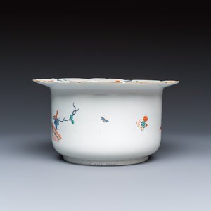 A Chantilly soft-paste porcelain Kakiemon-style 'Squirrel and Grapevine' wine cooler — photo 3