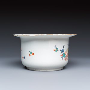 A Chantilly soft-paste porcelain Kakiemon-style 'Squirrel and Grapevine' wine cooler — photo 5