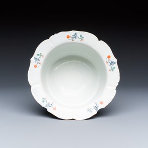 A Chantilly soft-paste porcelain Kakiemon-style 'Squirrel and Grapevine' wine cooler — photo 6