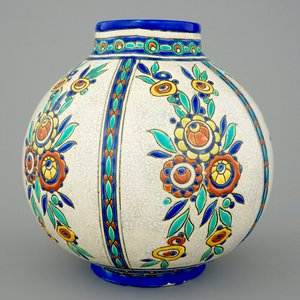 A Charles Catteau crackle glazed vase with floral decoration for Boch Kéramis, 1st half 20th C. — photo 4
