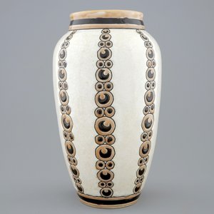 A Charles Catteau crackle glazed vase with ornamental decoration for Boch Kéramis, 1st half 20th C. — photo 1