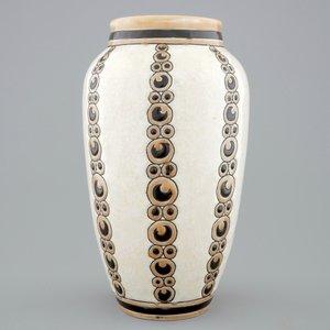 A Charles Catteau crackle glazed vase with ornamental decoration for Boch Kéramis, 1st half 20th C. — photo 3