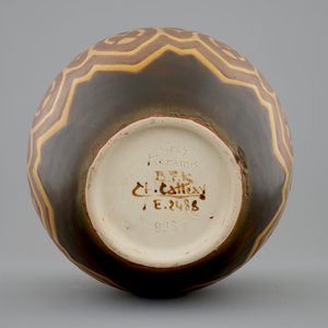 A Charles Catteau stoneware grès vase with floral design for Boch Kéramis, 1st half 20th C. — photo 6