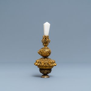 A Chinese agate and crystal-embellished gilt bronze Mandarin hat finial, 18th C. — photo 4