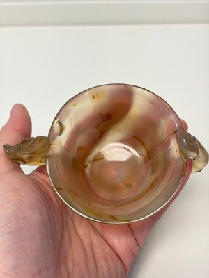 A Chinese agate cup with two lingzhi-form handles, 19th C. — photo 2