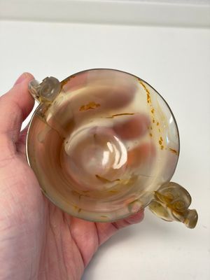 A Chinese agate cup with two lingzhi-form handles, 19th C. — photo 6
