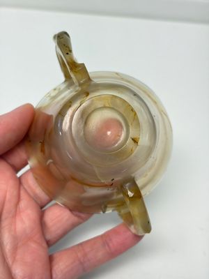 A Chinese agate cup with two lingzhi-form handles, 19th C. — photo 10