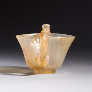 A Chinese agate cup with two lingzhi-form handles, 19th C. — photo 3