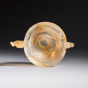 A Chinese agate cup with two lingzhi-form handles, 19th C. — photo 6