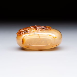 A Chinese agate 'Rooster' snuff bottle, 1780-1850 — photo 7