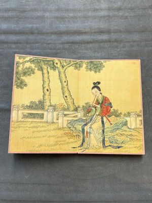 A Chinese album: 'Yuci Jingxinzhai Renwuce 御賜靜心齋人物冊', ink and colour on silk, Qianlong seal mark and of the period — 照片 12