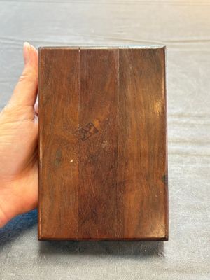 A Chinese album: 'Yuci Jingxinzhai Renwuce 御賜靜心齋人物冊', ink and colour on silk, Qianlong seal mark and of the period — 照片 3