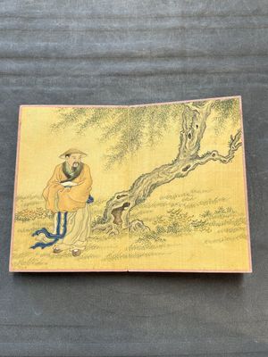 A Chinese album: 'Yuci Jingxinzhai Renwuce 御賜靜心齋人物冊', ink and colour on silk, Qianlong seal mark and of the period — 照片 10