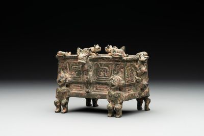 A Chinese archaic bronze ding-shaped cosmetic box, Spring and Autumn period