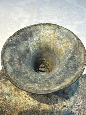 A Chinese archaic bronze food vessel and cover with 'Leiwen' and bosses design, 'Dou 豆', Eastern Zhou — 照片 23