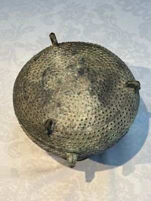 A Chinese archaic bronze food vessel and cover with 'Leiwen' and bosses design, 'Dou 豆', Eastern Zhou — 照片 5