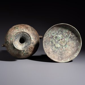 A Chinese archaic bronze food vessel and cover with 'Leiwen' and bosses design, 'Dou 豆', Eastern Zhou — 照片 6