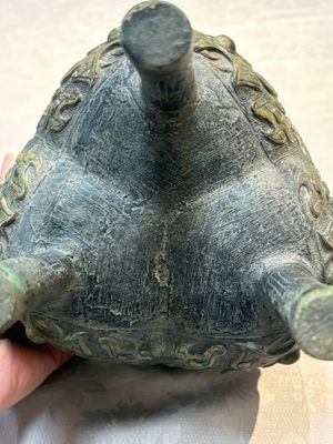 A Chinese archaic bronze food vessel with Taotie design, 'Ding 鼎', late Shang — 照片 10