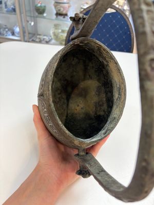 A Chinese archaic bronze food vessel, 'you 卣', Western Zhou — photo 9