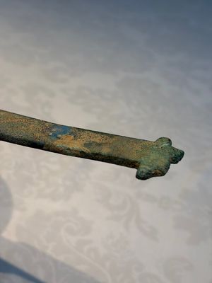 A Chinese archaic bronze food warming vessel, 'Jiao Dou 鐎斗', Han — foto 7